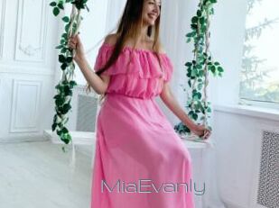 MiaEvanly
