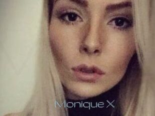 Monique_X