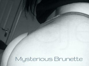 Mysterious_Brunette