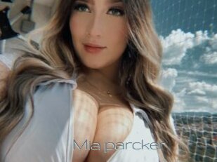 Mia_parcker
