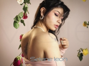 Selene_leon